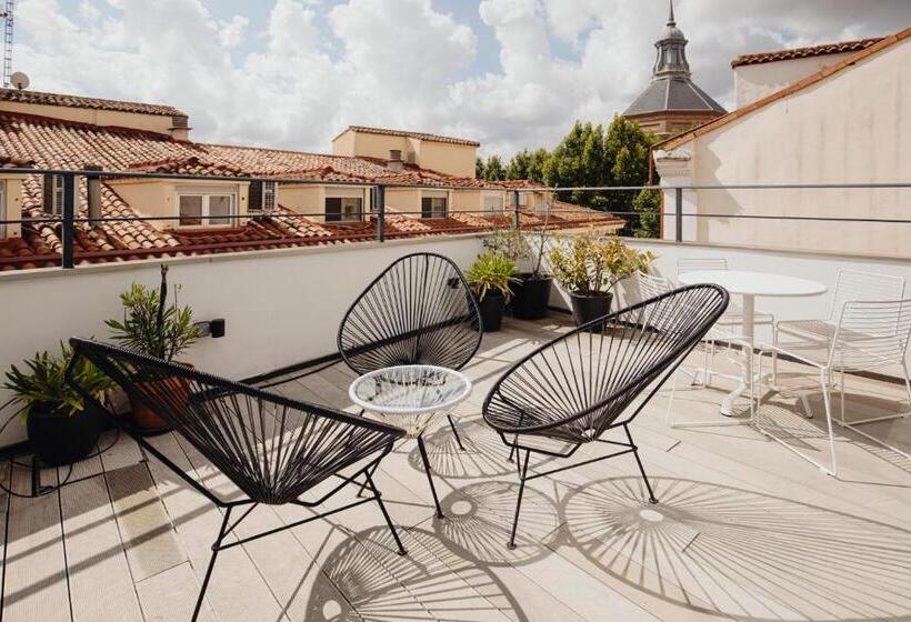 هتل Aspasios Atocha Apartments