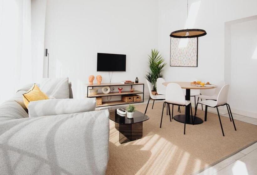 هتل Aspasios Atocha Apartments