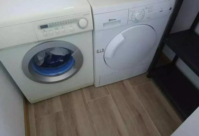 Hotelli Albergue Cruces De Iria   Hostel