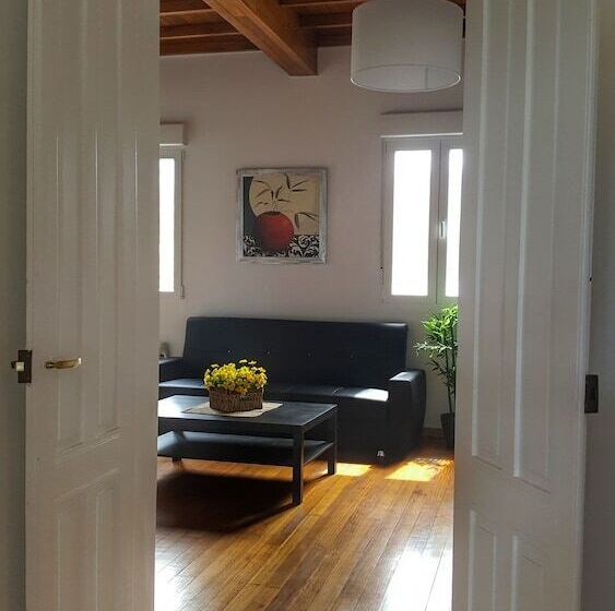 ホテル Albergue Cruces De Iria   Hostel