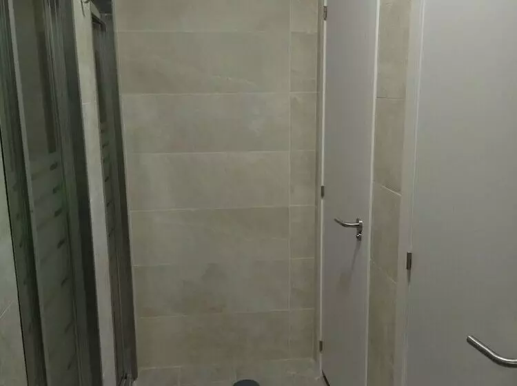 Hotelli Albergue Cruces De Iria   Hostel