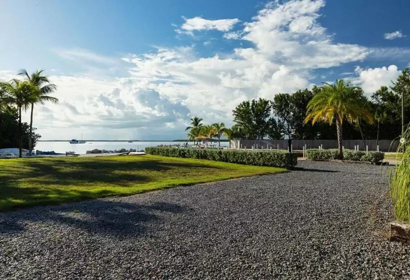 هتل Dolphin Point Villas