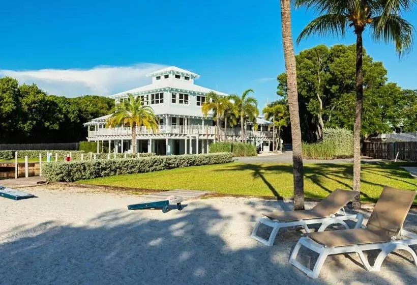 هتل Dolphin Point Villas