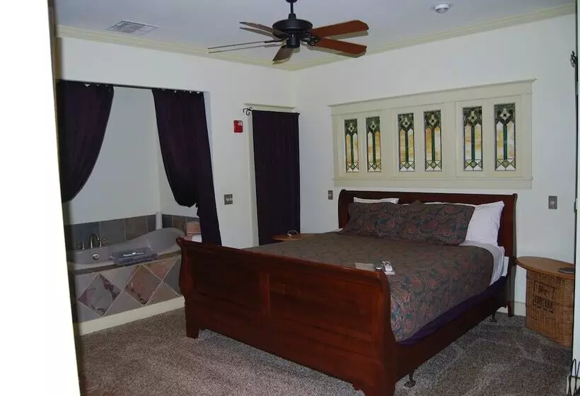 Hotelli Far View   A Bed & Breakfast Estate