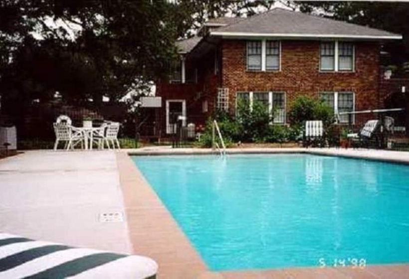 فندق Far View A Bed & Breakfast Estate