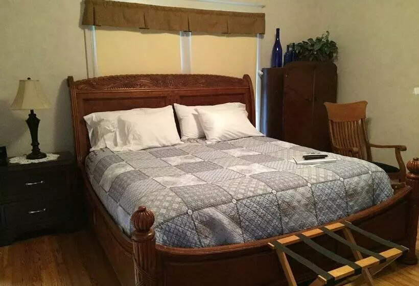 Hotelli Far View   A Bed & Breakfast Estate