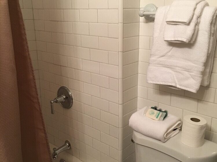 فندق Far View A Bed & Breakfast Estate