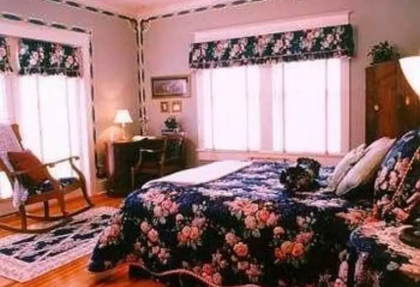 Hotelli Far View   A Bed & Breakfast Estate