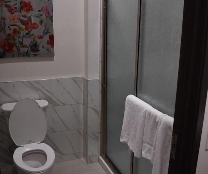 فندق Grand Villa Inn & Suites   Humble