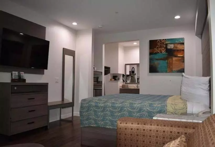 هتل Grand Villa Inn & Suites   Humble