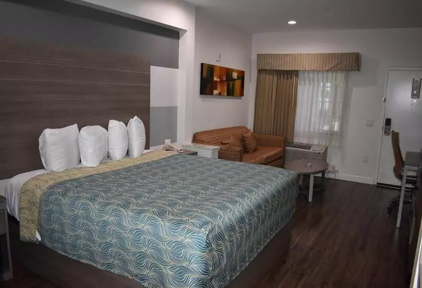 هتل Grand Villa Inn & Suites   Humble