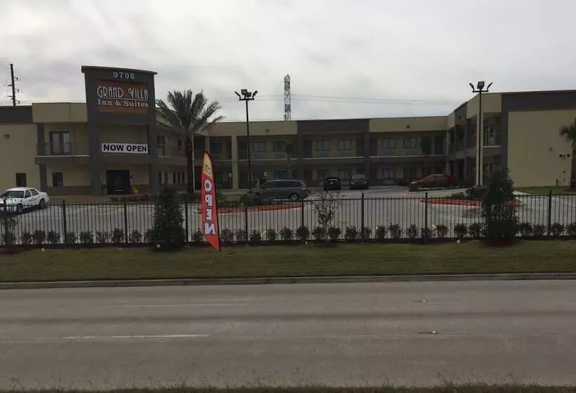 هتل Grand Villa Inn & Suites   Humble