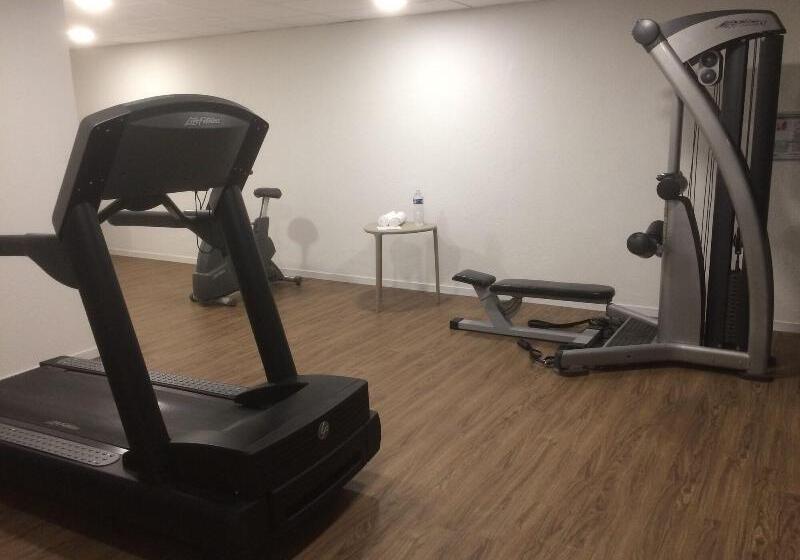 Отель Ibis Budget Bordeaux Lormont