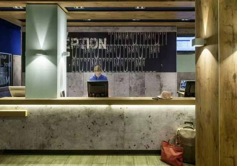 هتل Ibis Budget Zaragoza