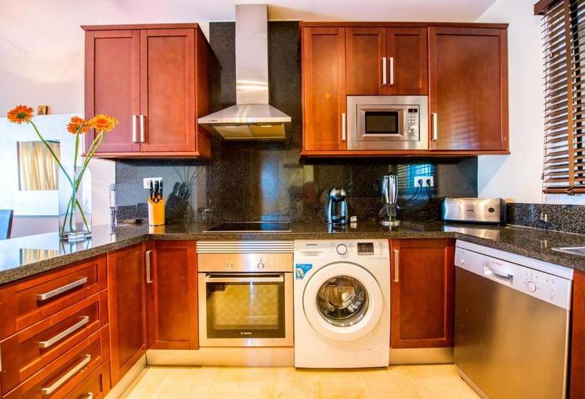 فندق Malibu Apartments