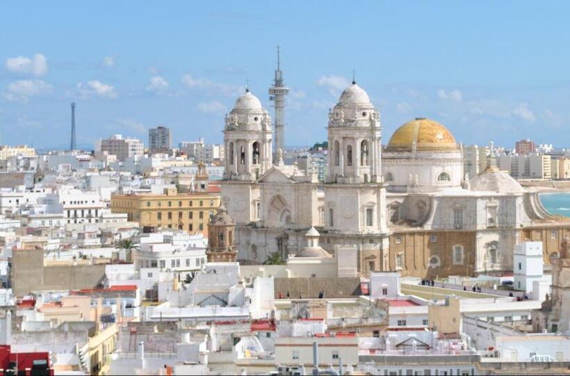 هتل Spanish Galleon Lodge