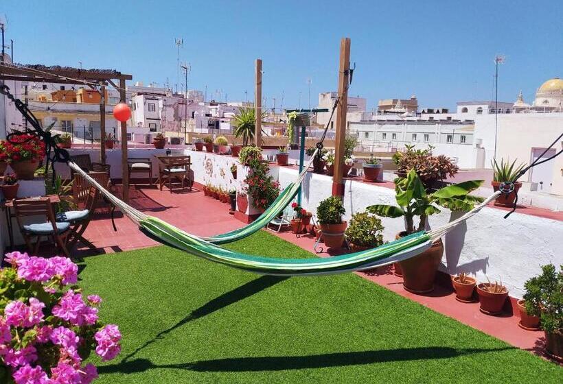 هتل Spanish Galleon Lodge