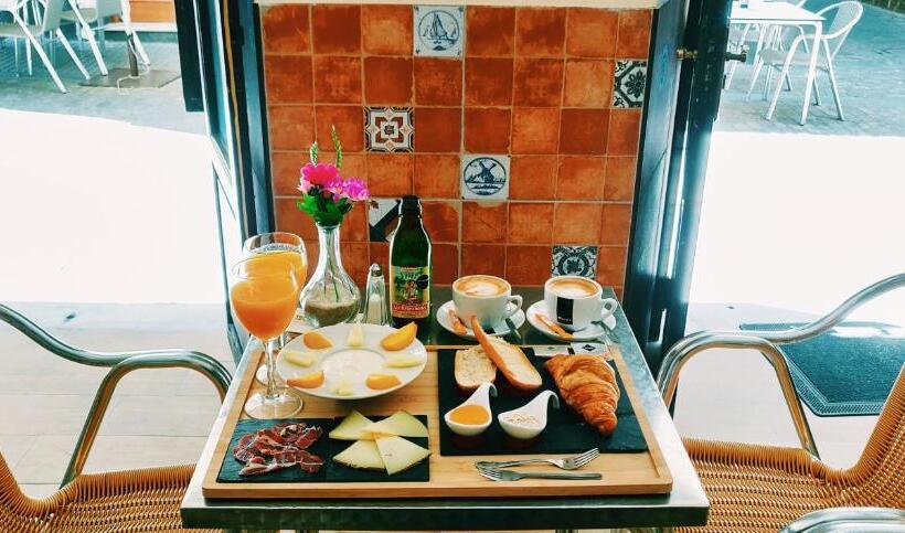 هتل Spanish Galleon Lodge