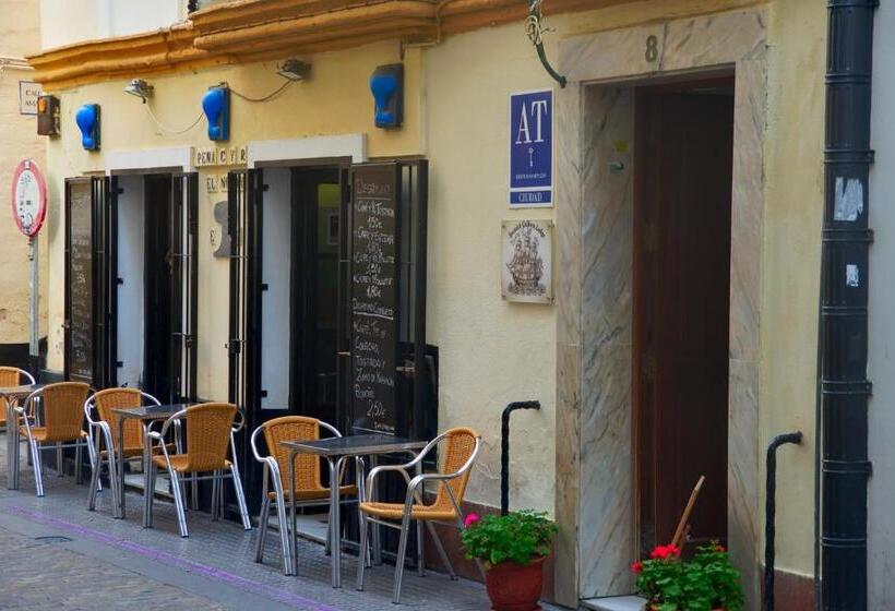 هتل Spanish Galleon Lodge