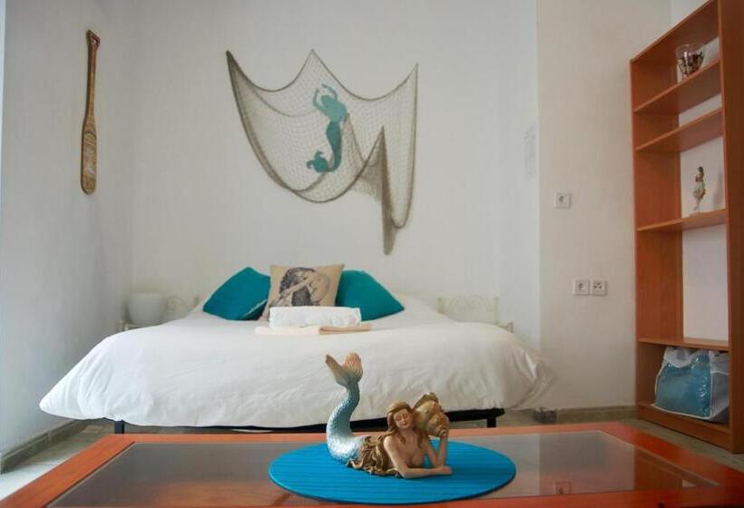 هتل Spanish Galleon Lodge