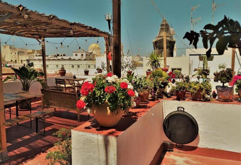 هتل Spanish Galleon Lodge