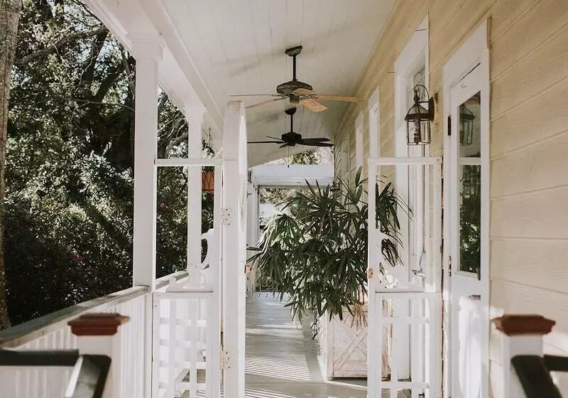 ホテル The Inn At Ocean Springs