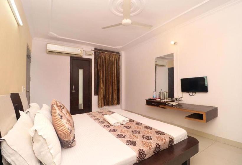 Gurjeet Hotel By Naavagat