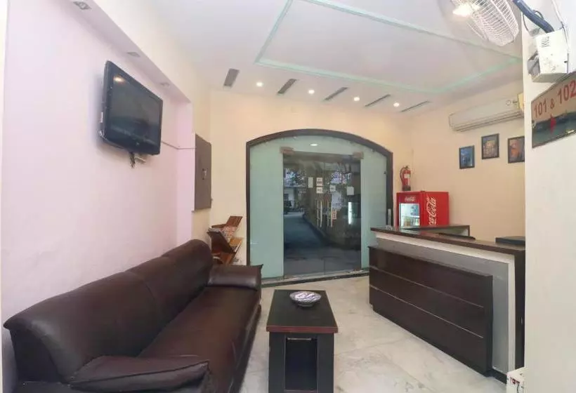 Gurjeet Hotel By Naavagat