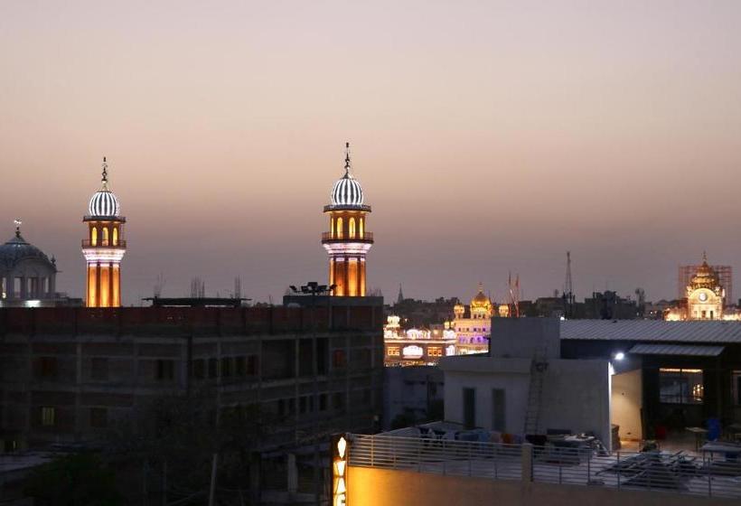 Gurjeet Hotel By Naavagat