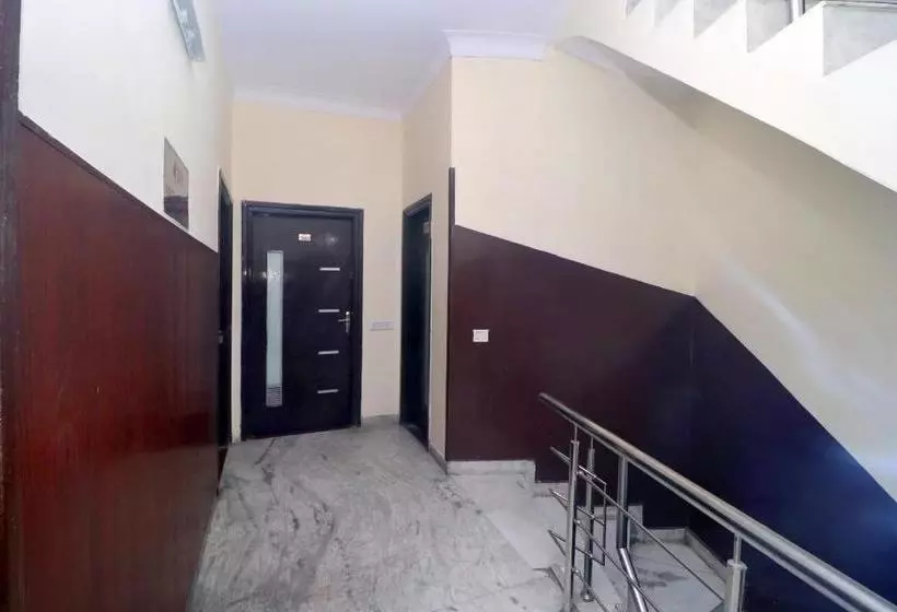 Gurjeet Hotel By Naavagat