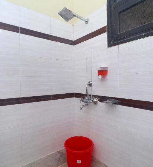 Gurjeet Hotel By Naavagat