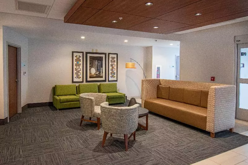 Hotelli Holiday Inn Express & Suites Tonawanda   Buffalo Area, An Ihg
