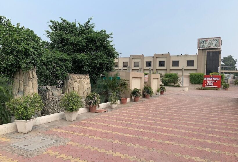 ホテル Mohan Vilaas