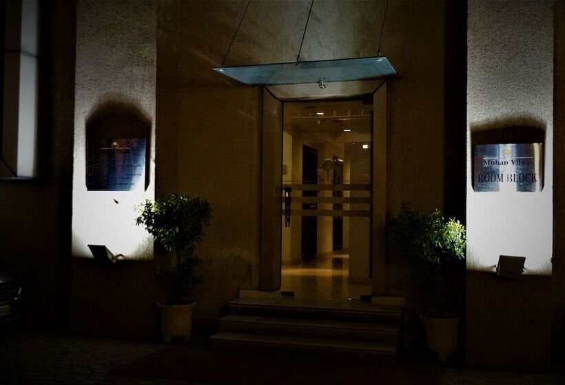 ホテル Mohan Vilaas