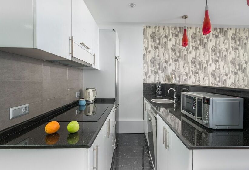 Orbi Sea Towers Hotel Official