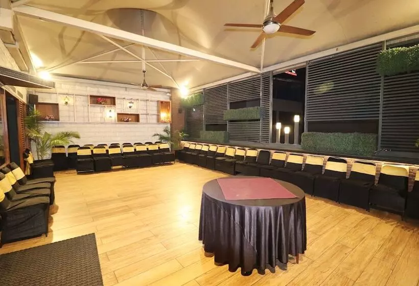 Hotelli Rajhans Regent