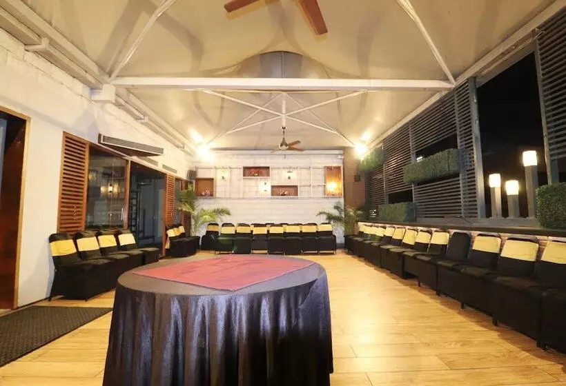 Hotelli Rajhans Regent