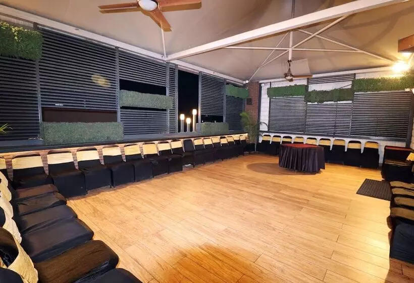 Hotelli Rajhans Regent