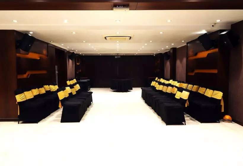 Hotelli Rajhans Regent