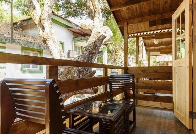 ホテル Royal Woods