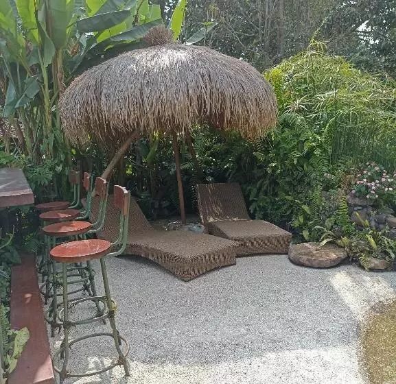 ホテル Sarinbuana Eco Lodge