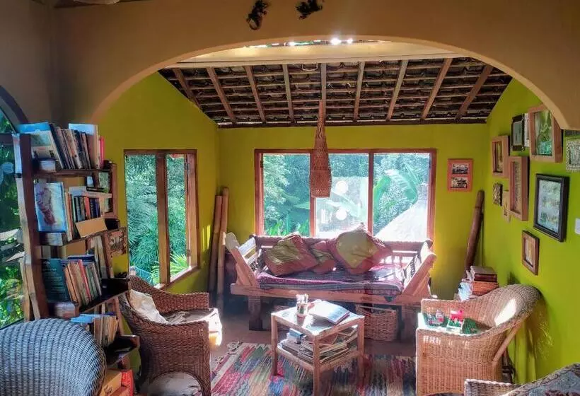 ホテル Sarinbuana Eco Lodge