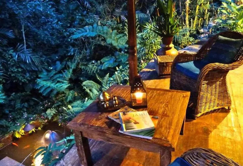 ホテル Sarinbuana Eco Lodge