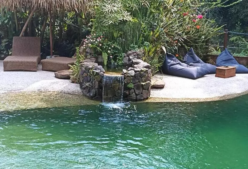 ホテル Sarinbuana Eco Lodge