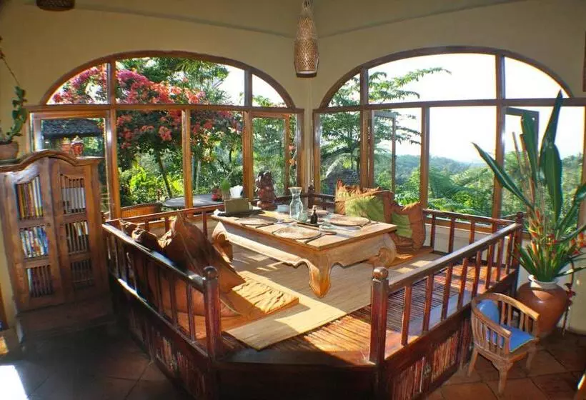 ホテル Sarinbuana Eco Lodge