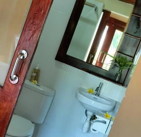 ホテル Semilir Inn Senggigi