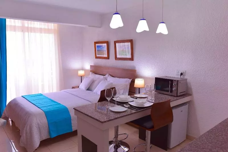هتل Silverleaf Service Apartments Mauritius