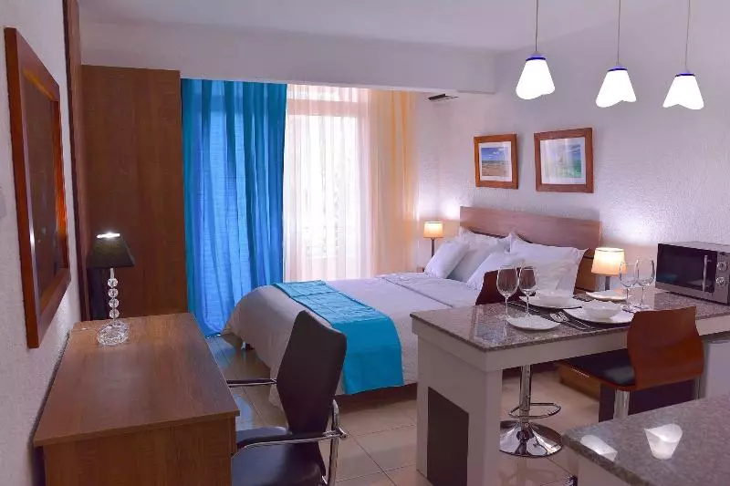 هتل Silverleaf Service Apartments Mauritius