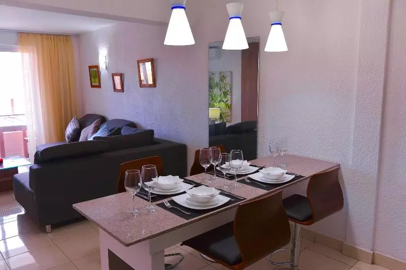 هتل Silverleaf Service Apartments Mauritius