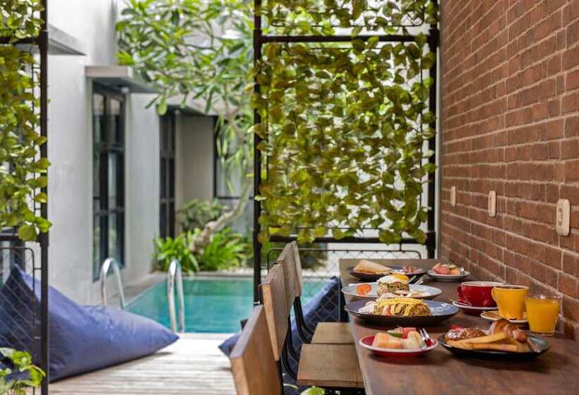 호텔 The Aswana Seminyak